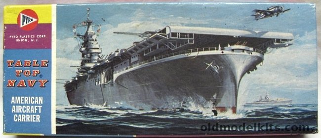 Pyro 1/1200 USS Essex Aircraft Carrier - Table Top Navy, C388-50 plastic model kit